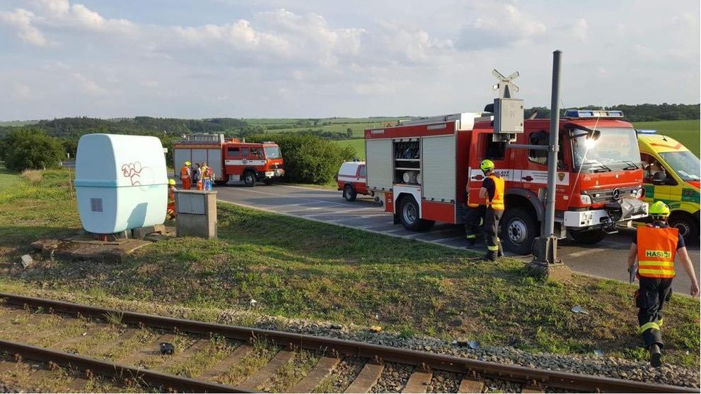 Smrtelná nehoda motorkáře na přejezdu u Kralup nad Vltavou - 3