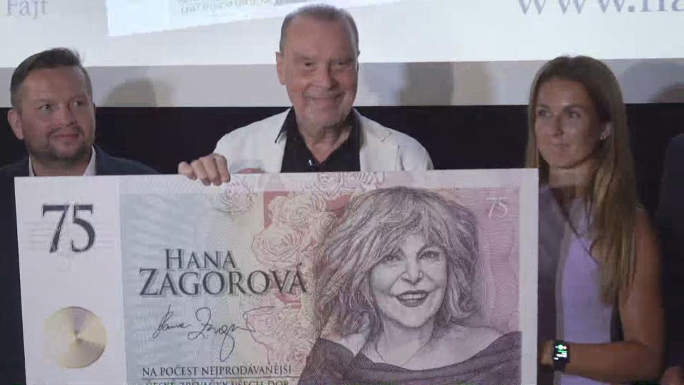 Štefan Margita s bankovkou Hany Zagorové