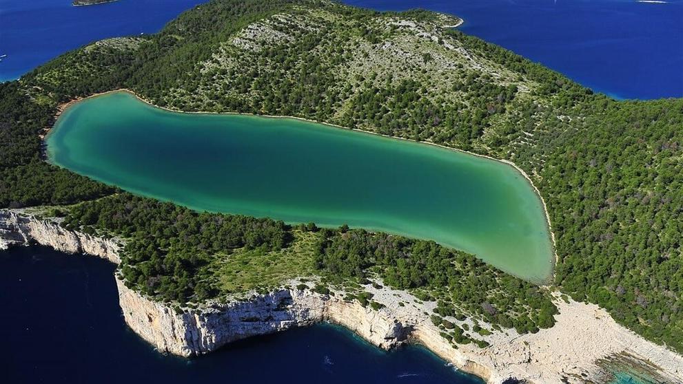 Slané jezero Mir, ostrov Dugi Otok