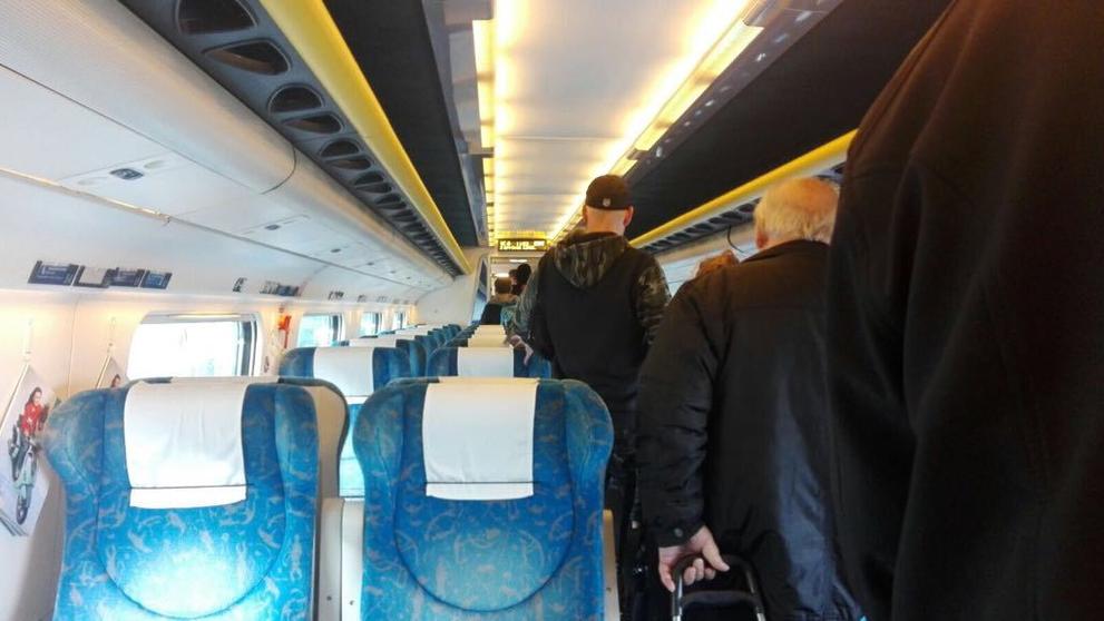 Evakuace vlaku Pendolino v Poricanech - 2