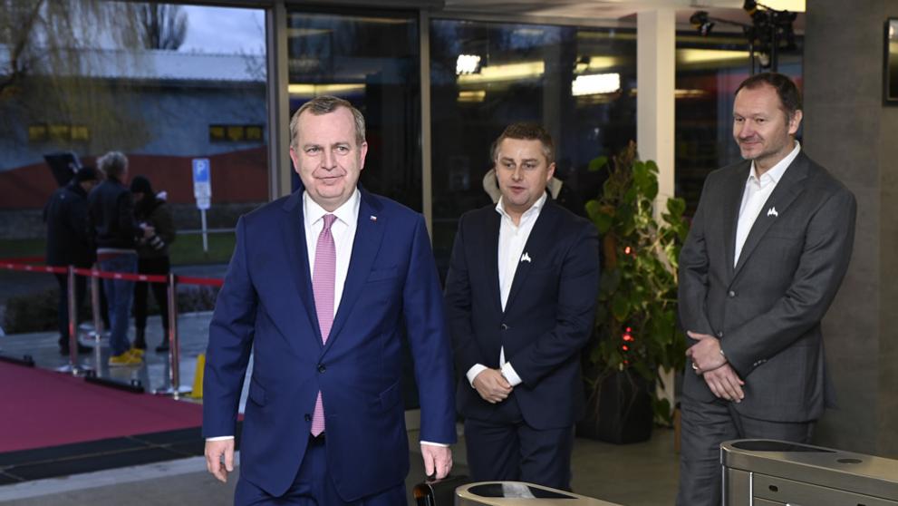 První debata kandidátů (30)