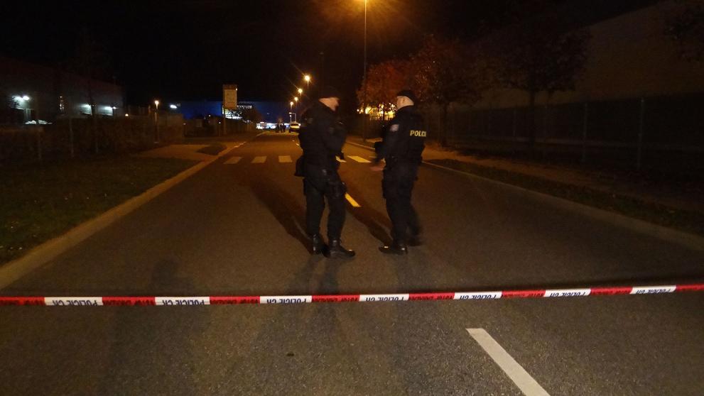 Policisté okolí místa činu uzavřeli