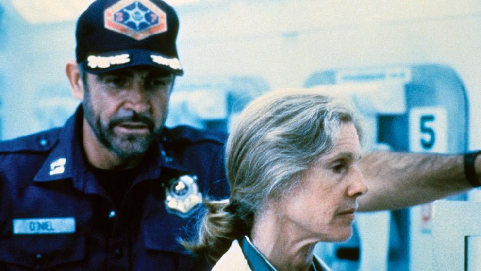 Frances Sternhagenová a Sean Connery ve filmu Třetí měsíc Jupitera, 1981