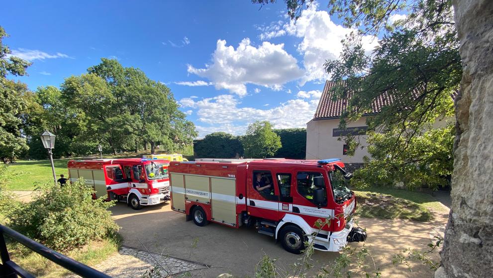Hasiči vyprostili muže, který spadl z hradeb Vyšehradu - 2