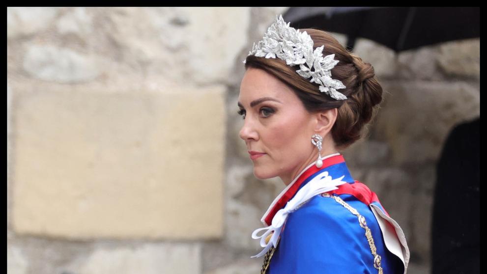 Kate a Charlotte na korunovaci krále Karla III.