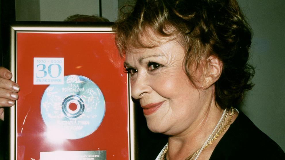 Jiřina Bohdalová - 2001 - s platinovou deskou Supraphonu za nahrávku Rákosníčka