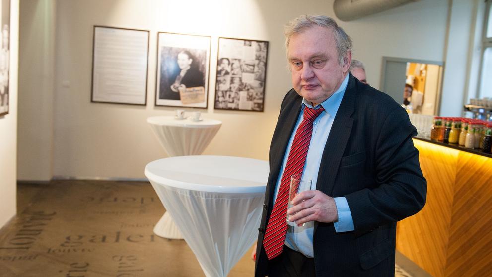 Miloslav Ransdorf a Peter Guzmický vysvětlují švýcarskou kauzu - 6