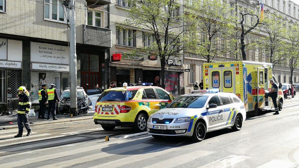 Nehoda policejního auta v Praze - 5