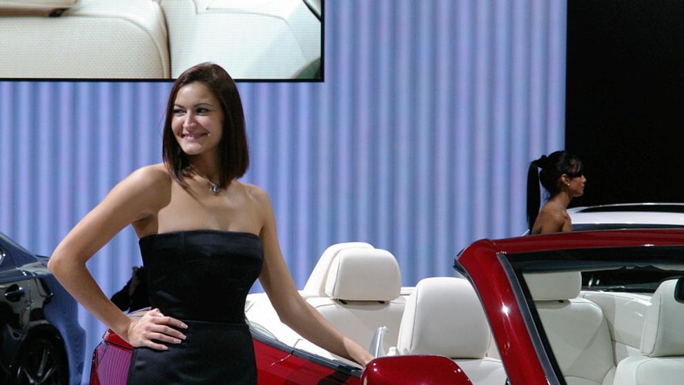 Modelka, paříž, autosalon