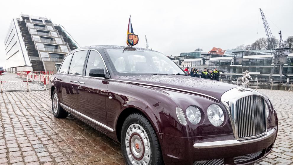 Bentley State Limousine
