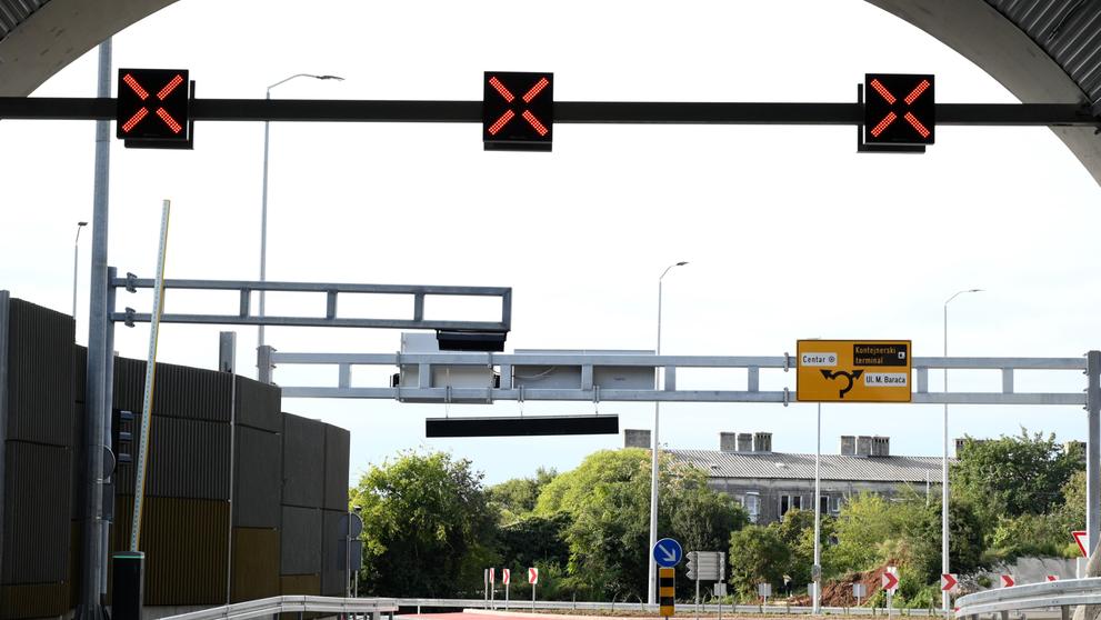 Slavnostní otevření nového úseku silnice (3)