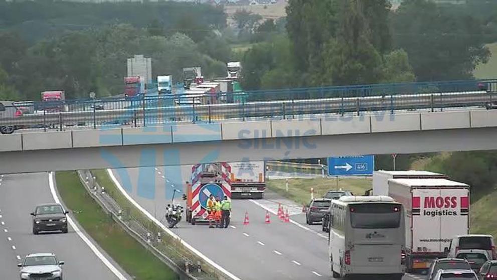 Dopravní nehoda na D2