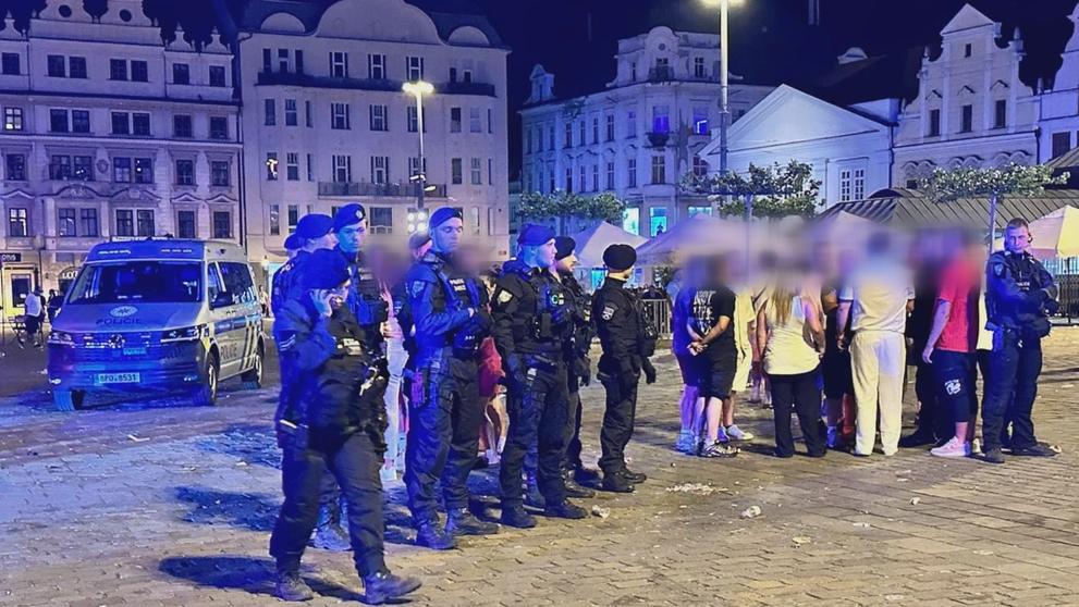 Hromadná rvačka v Plzni (1)