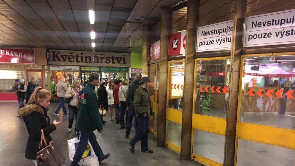 Uzavření metra Opatov a Háje z důvodu zaplavení kolejiště - 1