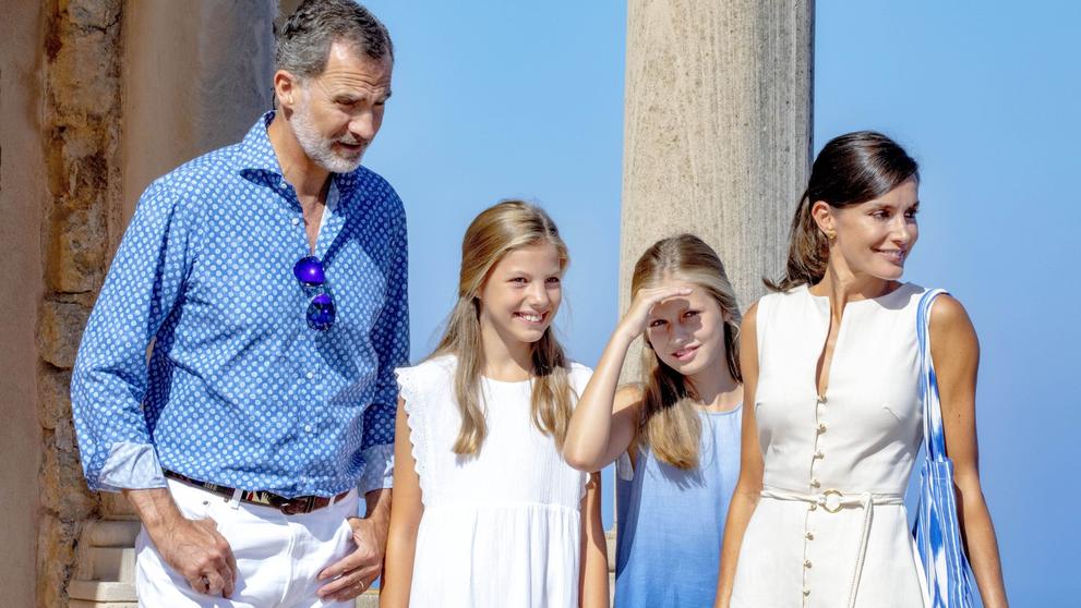 Zprava královna Letizia, princezna Leonora a Sofie, král Karel VI.