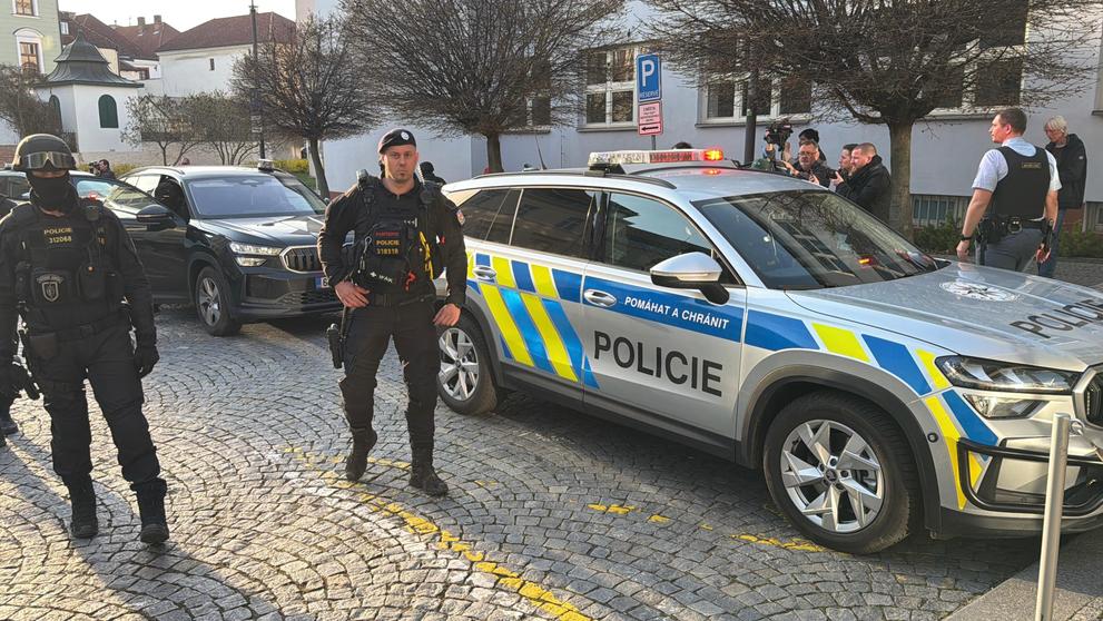 Zadržení pachatelé žhářského útoku v Pardubicích