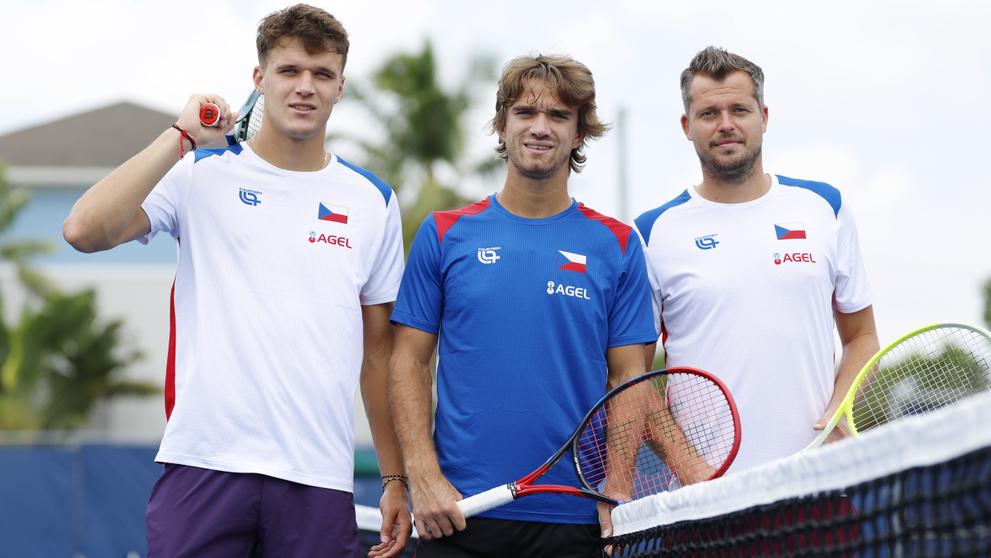 Čeští tenisté představili nové reprezentační oblečení