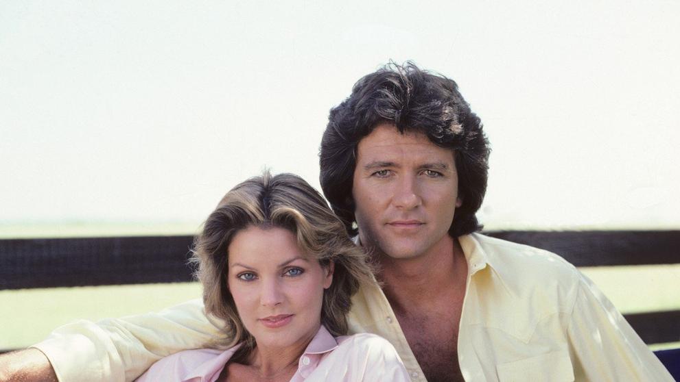 Priscilla Presley s Patrickem Duffym v seriálu Dallas
