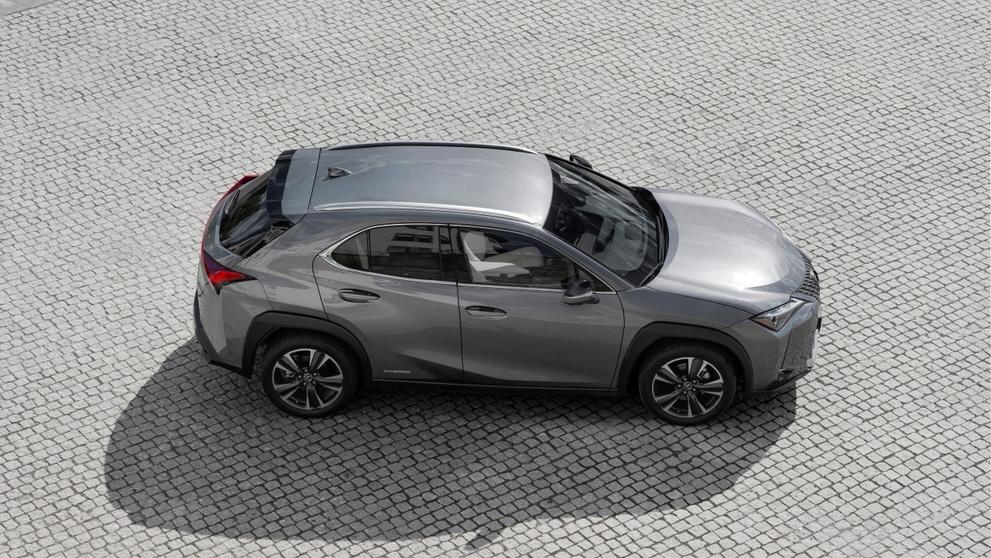 Hybridní crossover Lexus UX 250h - 10