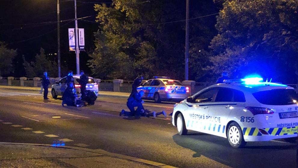 Policejní honička skončila nehodou na Bubenském nábřeží - 4