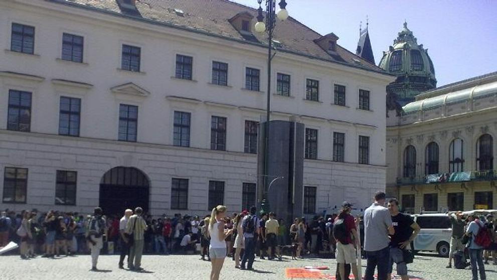 Anarchisté na náměstí Republiky - 3