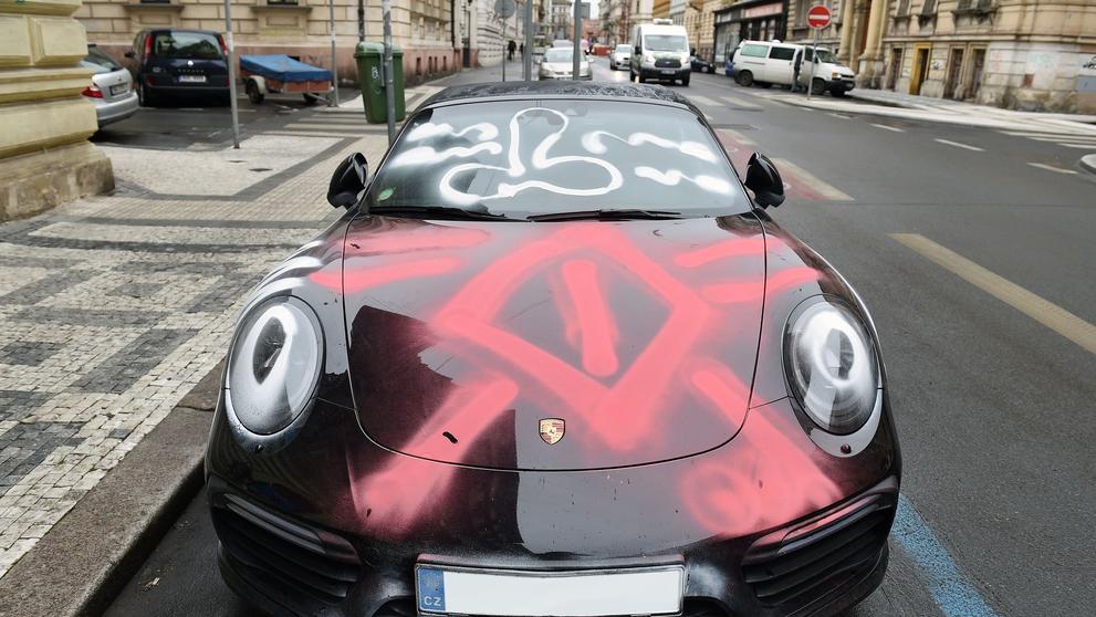 Posprejované Porsche - 2