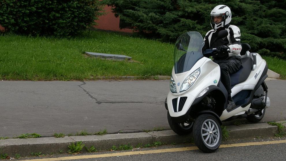 Piaggio MP3 Hybrid - 9