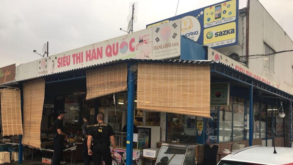 Razie v areálu vietnamské tržnice SAPA - 2