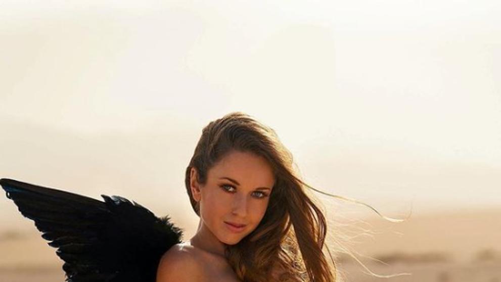 Sexy skokanka na lyžích Juliane Seyfarthová odhalila i svá ňadra