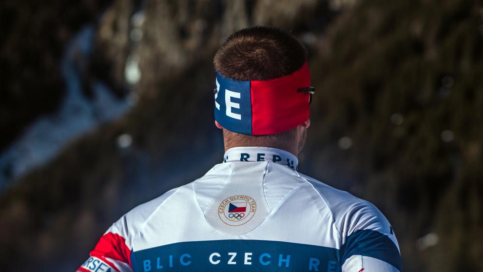 Zadní strana českých biatlonových kombinéz pro olympijské hry.