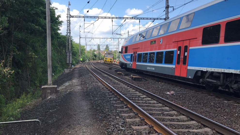 Vlaky jely proti sobě u Českého Brodu - 2