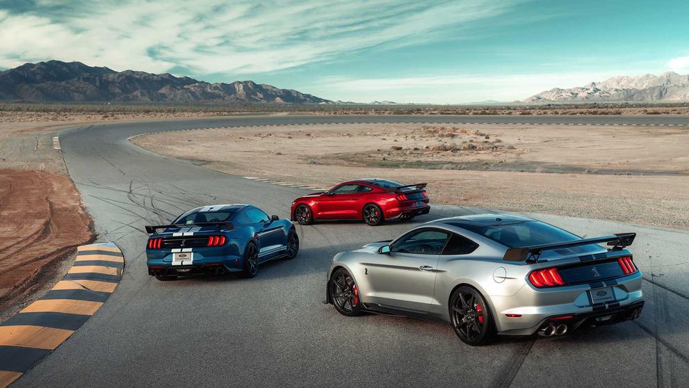 Ford Mustang Shelby GT500 - 28