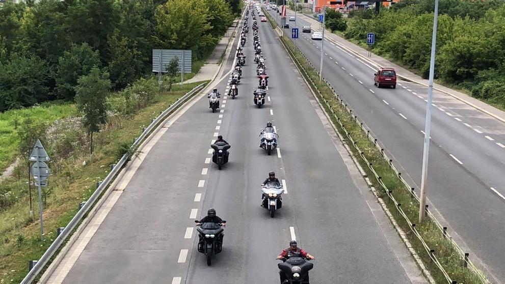 Jízda Prahou motorkářů Hells Angels za zesnulého kolegu - 1