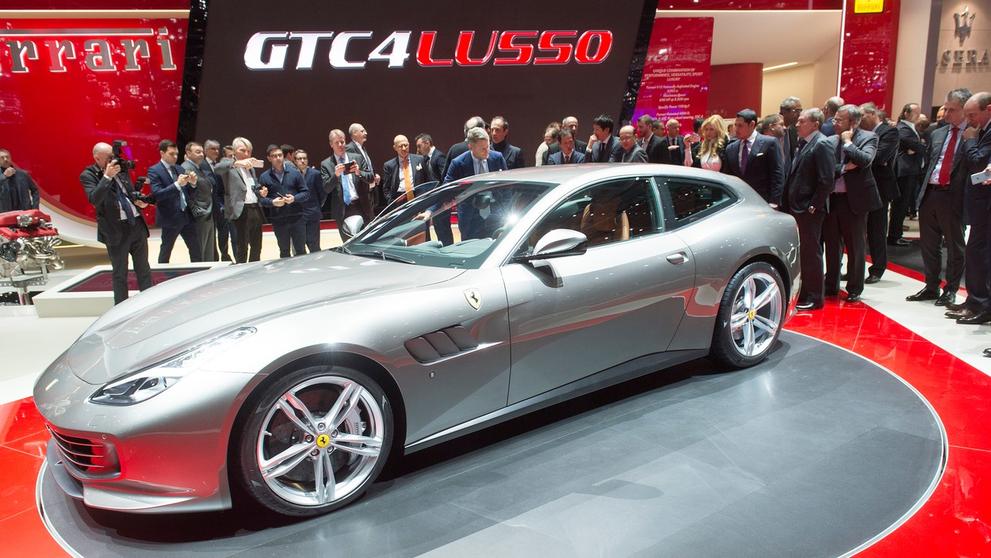 Autosalon Ženeva 2016 - Ferrari GTC4Lusso