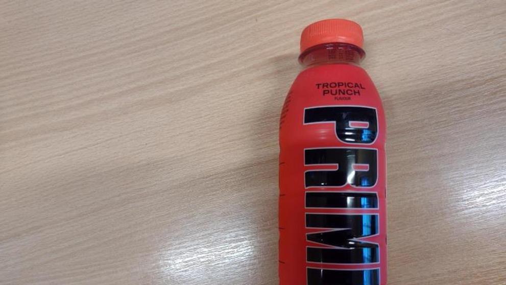 Falšovaný nápoj Prime Hydration Tropical Punch (2)