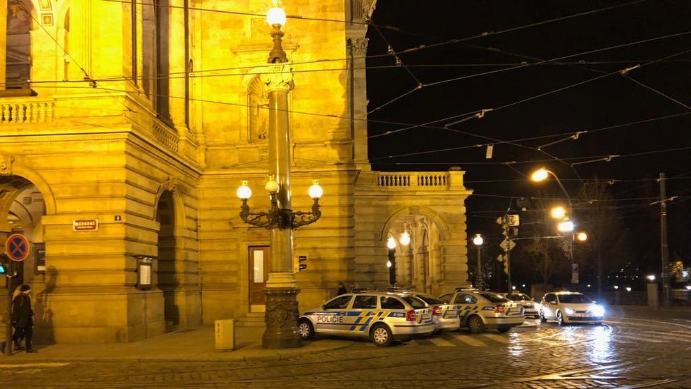 Zásah policie v Národním divadle - 2