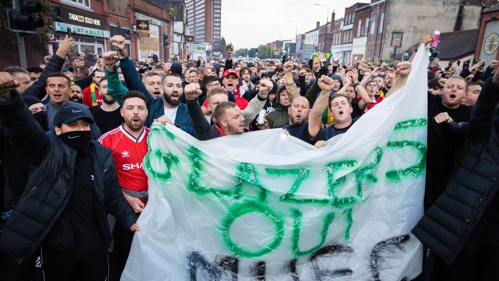 Protesty fanoušků Manchesteru United proti majitelům Glazerovým
