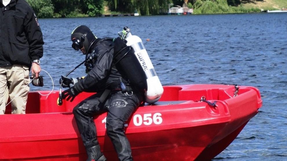 Policisté pátrají po vozíčku v brněnské přehradě