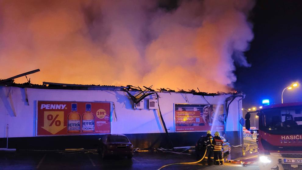 Požár Penny Marketu v Chodově na Sokolovsku