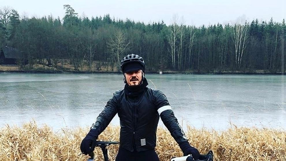Orlando Bloom na kole - 1