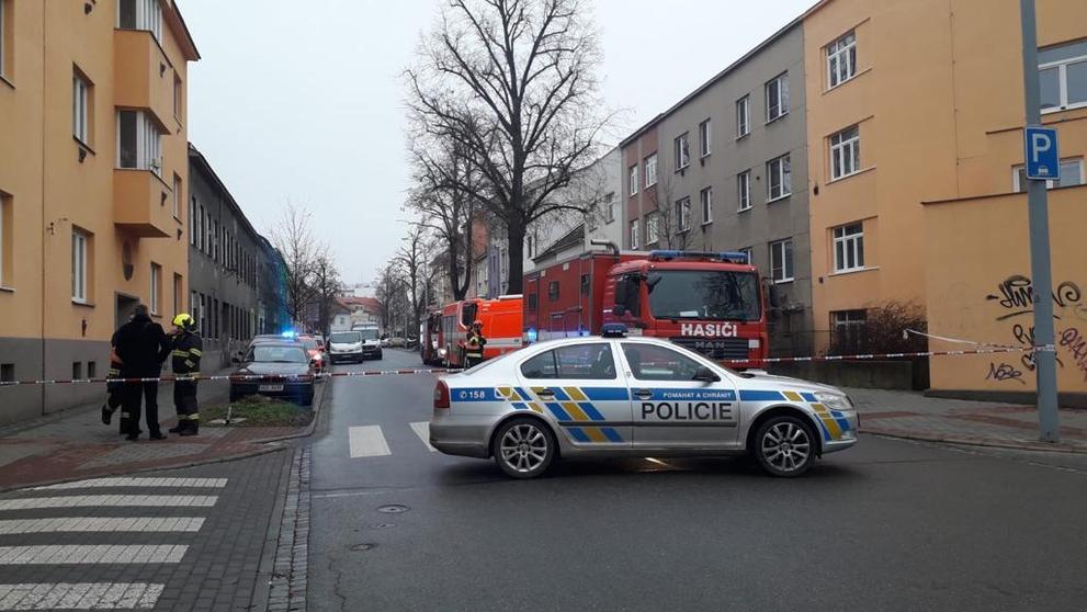 U nálezu neznámých chemikálií v Brně zasahují hasiči i policisté - 2