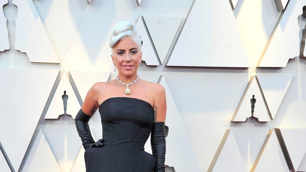 Lady Gaga uspěla s písní z filmu Zrodila se hvězda