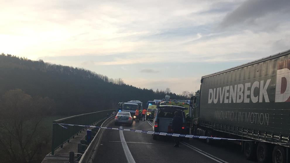 Srážka autobusu a náklaďáku u Nové Vsi - 7