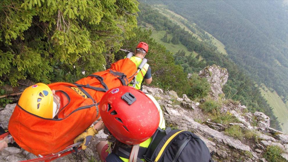 Horská služba pomáhala v Malé Fatře muži po úderu blesku - 3