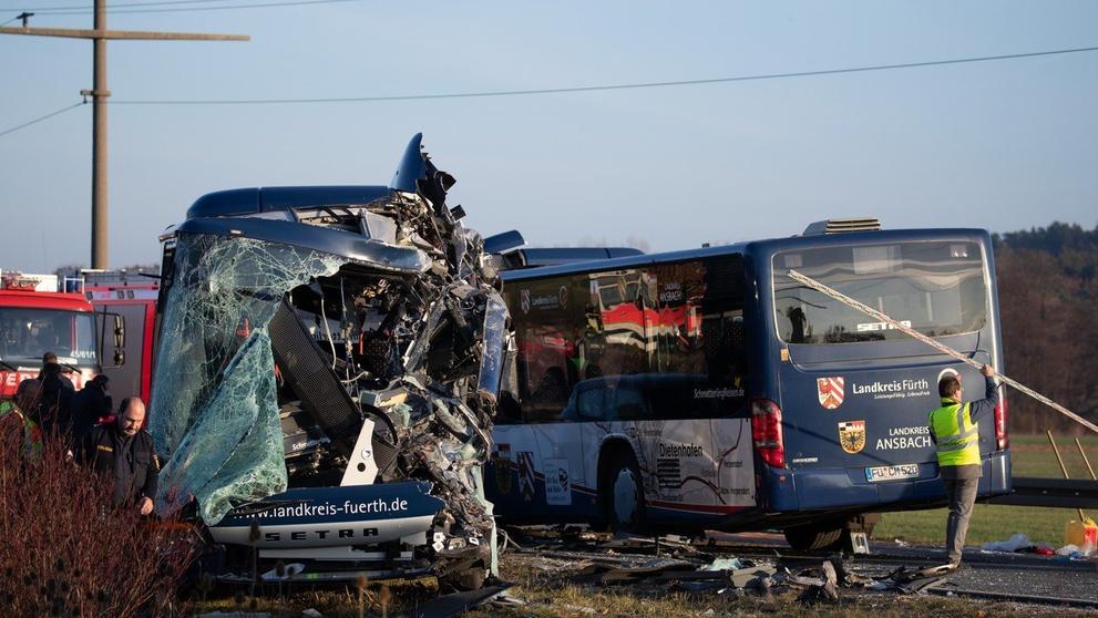 V Bavorsku se čelně srazily dva autobusy - 2