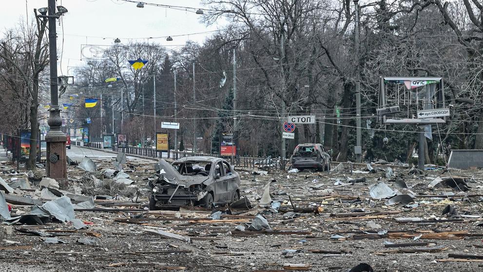 Následky ostřelování v Charkově na Ukrajině