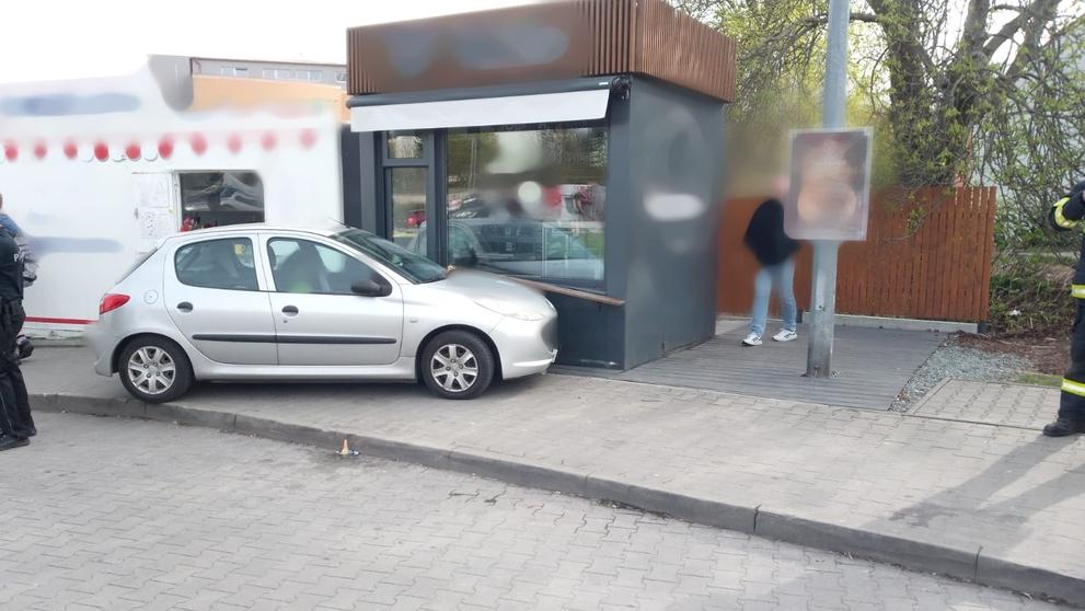 Nehoda u supermarketu v Polici nad Metují