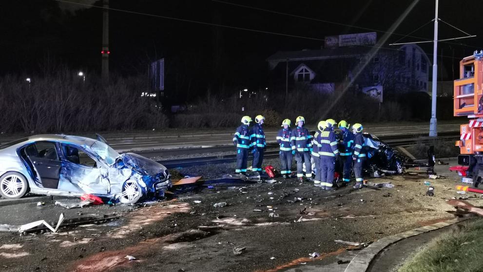Nehoda na Černokostelecké ulici v Praze