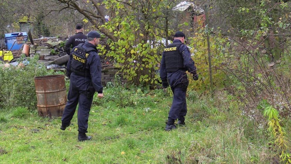 Rvačka dvou mužů v zahrádkářské kolonii ve Vysočanech - 2