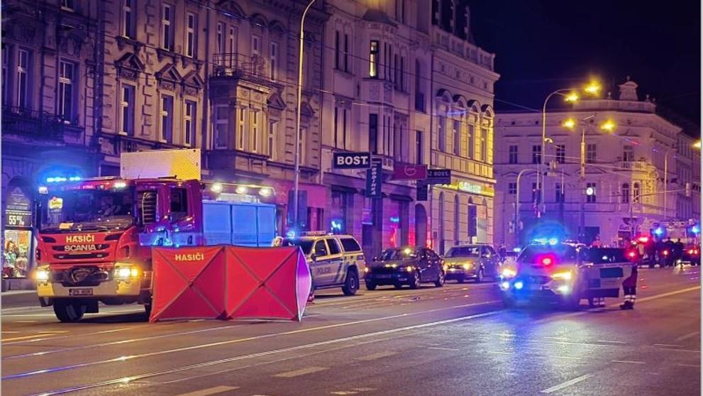 Střet člověka s tramvají v Plzni